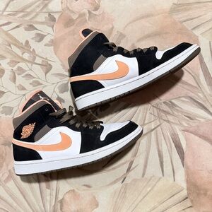 Air Jordan 1 Mid SE - Peach Mocha